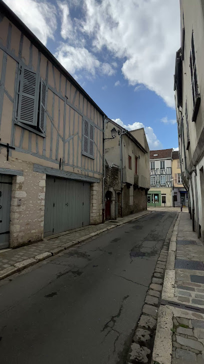 Louane Mauret Diététique, Diététicien à Provins